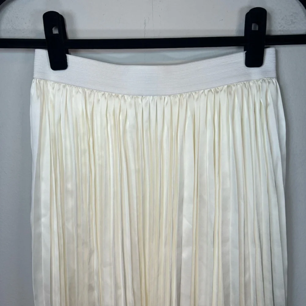 CUPCAKES & CASHMERE Pleated Satin Midi Skirt ivory Pull On Lined Bridal Sz Small